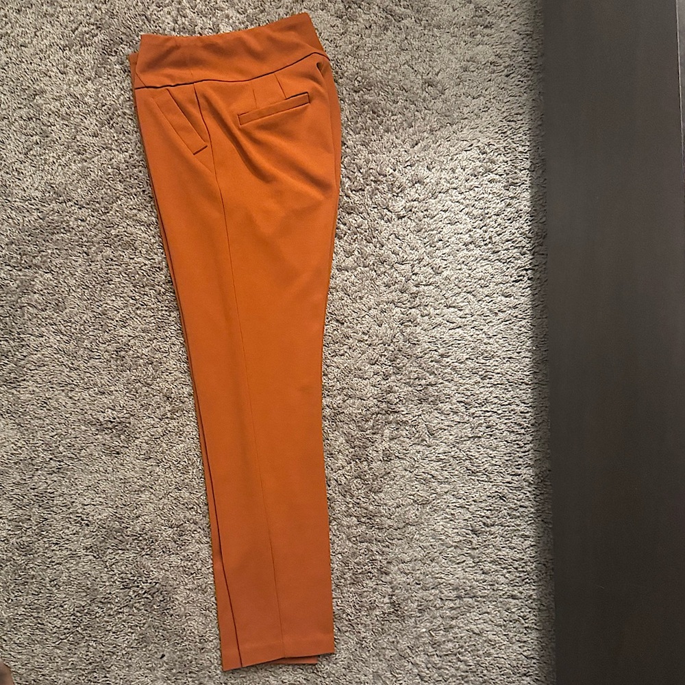 Soho Tailored Pants. Size S